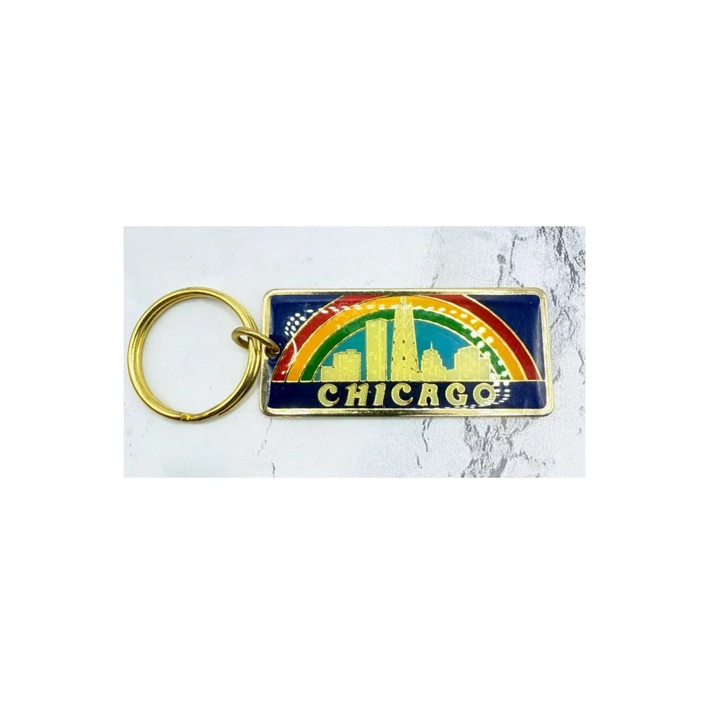 Chicago Skyline Rainbow Metal Souvenir Keychain Gift Creations Gold Tone